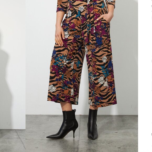 JOSEPH RIBKOFF 223297 Floral Leopard Wide Leg Crop Stretch Pants Fall Size 8 - Picture 1 of 5